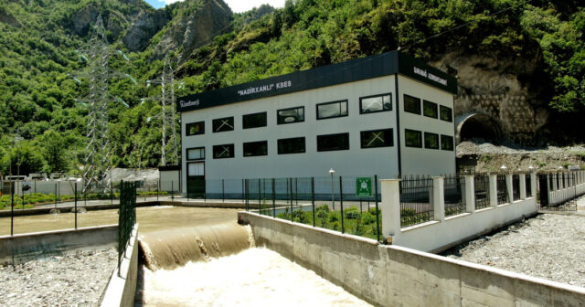 media-1755792591174636355_1200x630