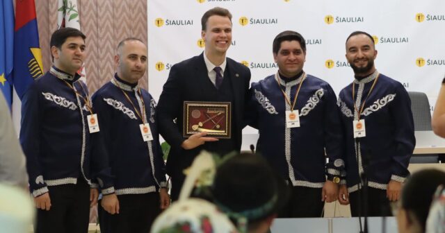 media-681798d9-2a9f-437f-87fb-09267085edc2