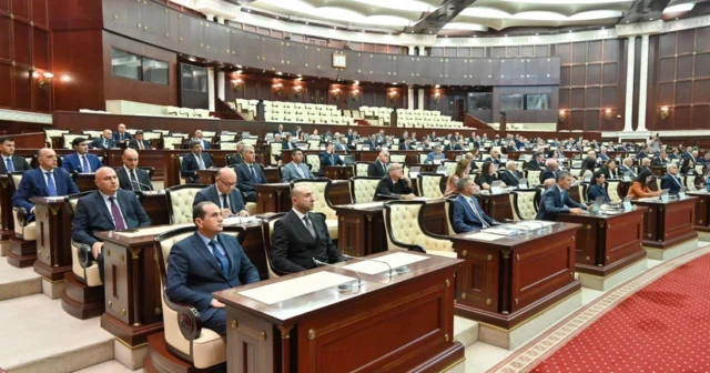media-jyflstsyq7xun294xyyqqowumo1vdfd28njvvili_825