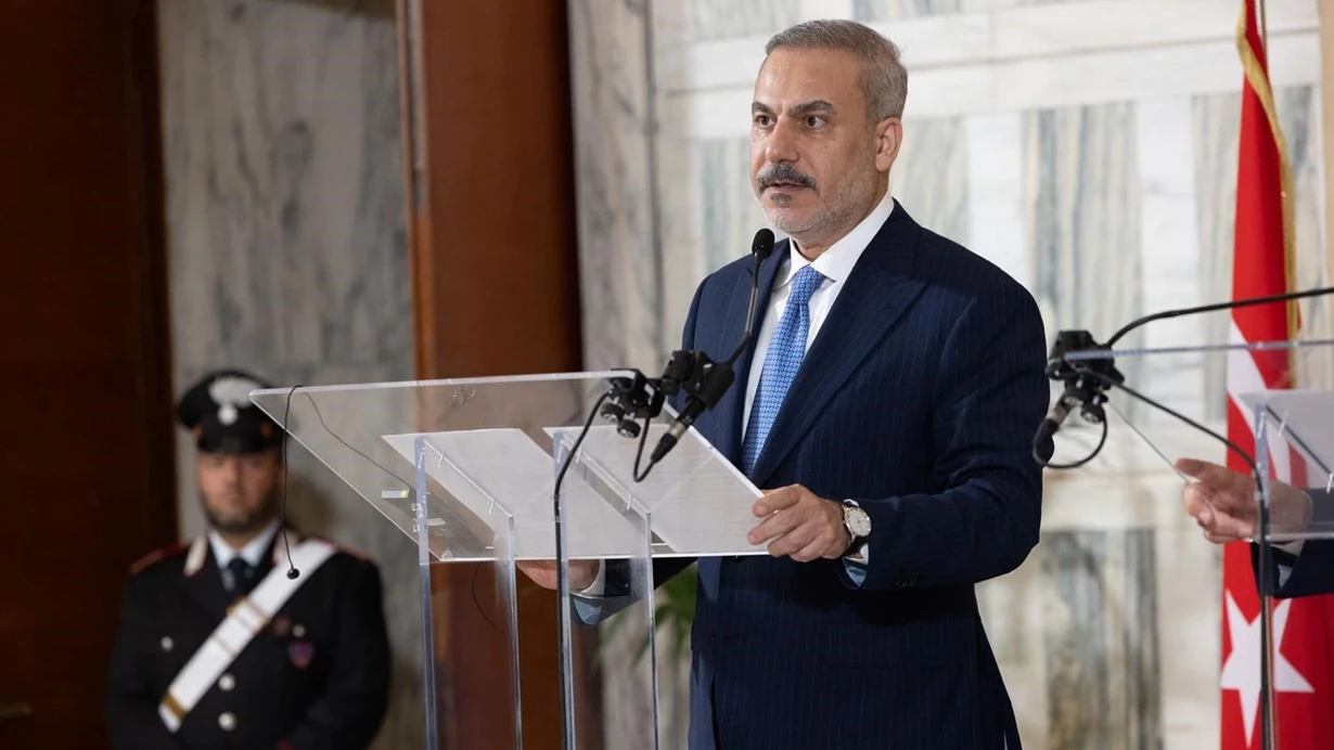 media-hakan-fidan-romada-konustu-netanyahuya-sert-mesaj1