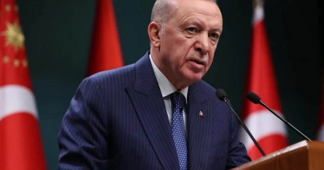 media-2bb850e6-6f3e-3ede-bd18-39ec765c38a7_825