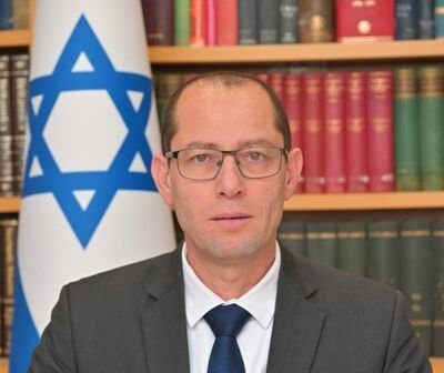 media-lm1beezn_400x400