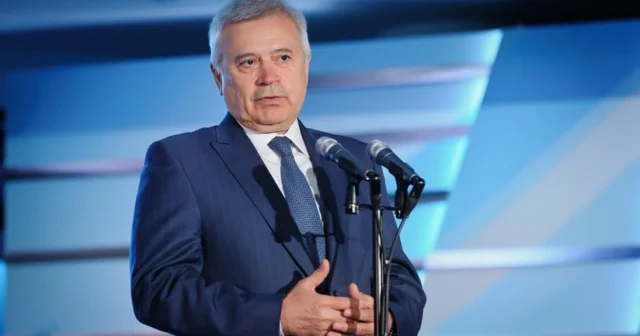 media-d5ec0ad4-9d63-3ca4-b429-4b2952ba7830_825