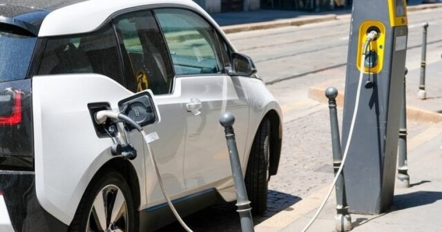 media-e73fecc0172899491264437674610186517