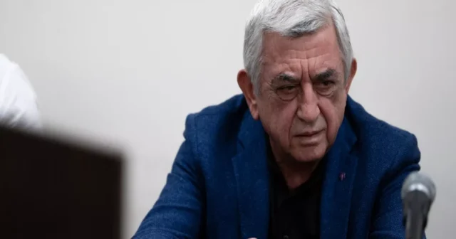 media-690c98ff02c3f690c98ff02c401762433279690c98ff02c3d690c98ff02c3e