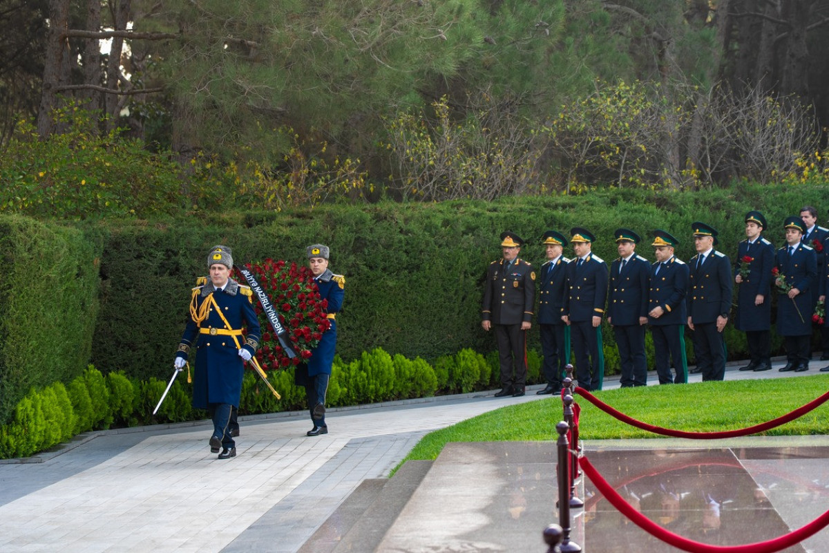 media-69219c593d10569219c593d106176381039269219c593d10269219c593d104