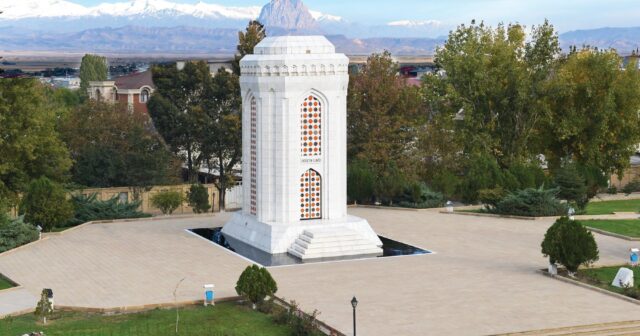 media-huseyn-cavid-meqberesi-2