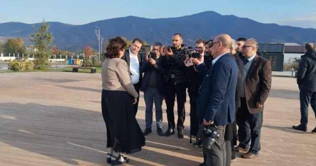 media-mtcg1uo4lyzye4e86sa7aefbzhfxvfte3vc1rzjz_825