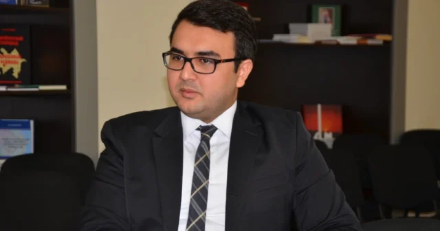 media-ef2652b3-73d2-318e-9325-5e91b2526cbf_825