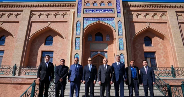 media-qsmghk6t4hxgpsnwo4as8afmycm2c6rcgf5riw7h_825