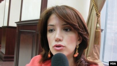 media-57f70769-52ee-4301-9364-3d178ecfa700_w408_r1_s