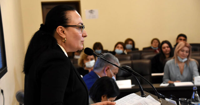 media-srbuhi-gevorgyan-mankavarjakan-rektor-jp2