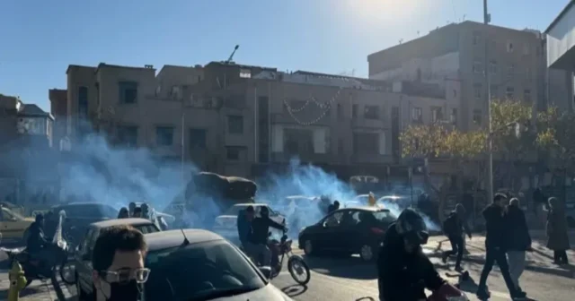 media-69568bd1d9f3969568bd1d9f3a176727956969568bd1d9f3769568bd1d9f38