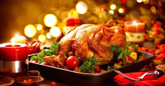 media-media-yeni-il-sufresinin-evezolunmaz-yemeyi-sobada-hinduska-qizartmasi-fuw98j