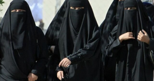 media-1771592612_1771588247-cadrali-qadinlar-1-1