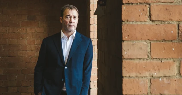 media-260207-will-lewis-washington-post-ww-2002-b93000