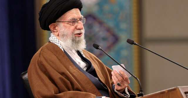 media-ayetullah-xamenei-idmancilarin-dini-meselelere-bagliligi-boyuk-menevi-tesire-malikdir-758