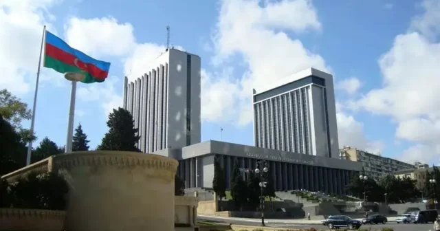 media-e428245bd1360c2