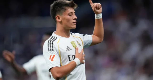 media-693d9d8f707fe693d9d8f707ff1765645711693d9d8f707fc693d9d8f707fd