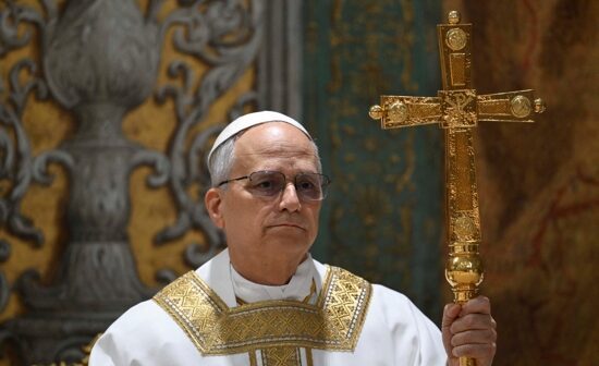 media-pope-leo-first-mass