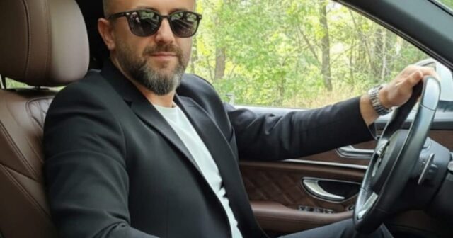 media-a2a3a5ad-8012-4b42-b6f6-d7bb0ebc17f7