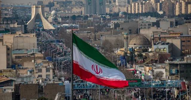 media-tehran-flag-gettyimages-2199945331