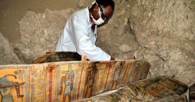 media-_95690363_hi039049497