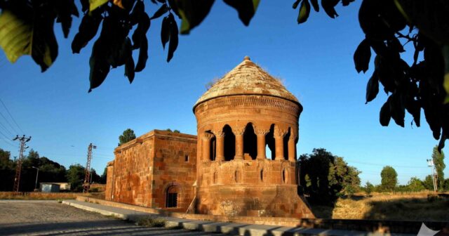 media-photo_5382153227089941513_w