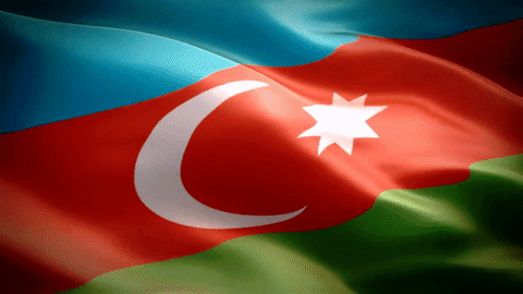 media-dalgalanan_azerbaycan_bayragi