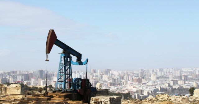 media-oil_pump_in_baku