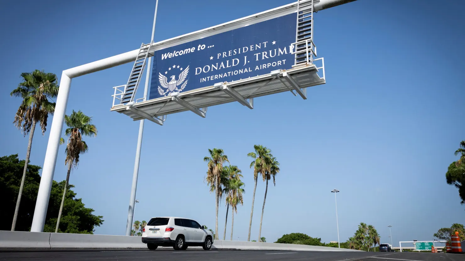 media-108332899-17836156672026-07-09t143753z_1245036203_rc2dama76ovq_rtrmadp_0_usa-trump-airport