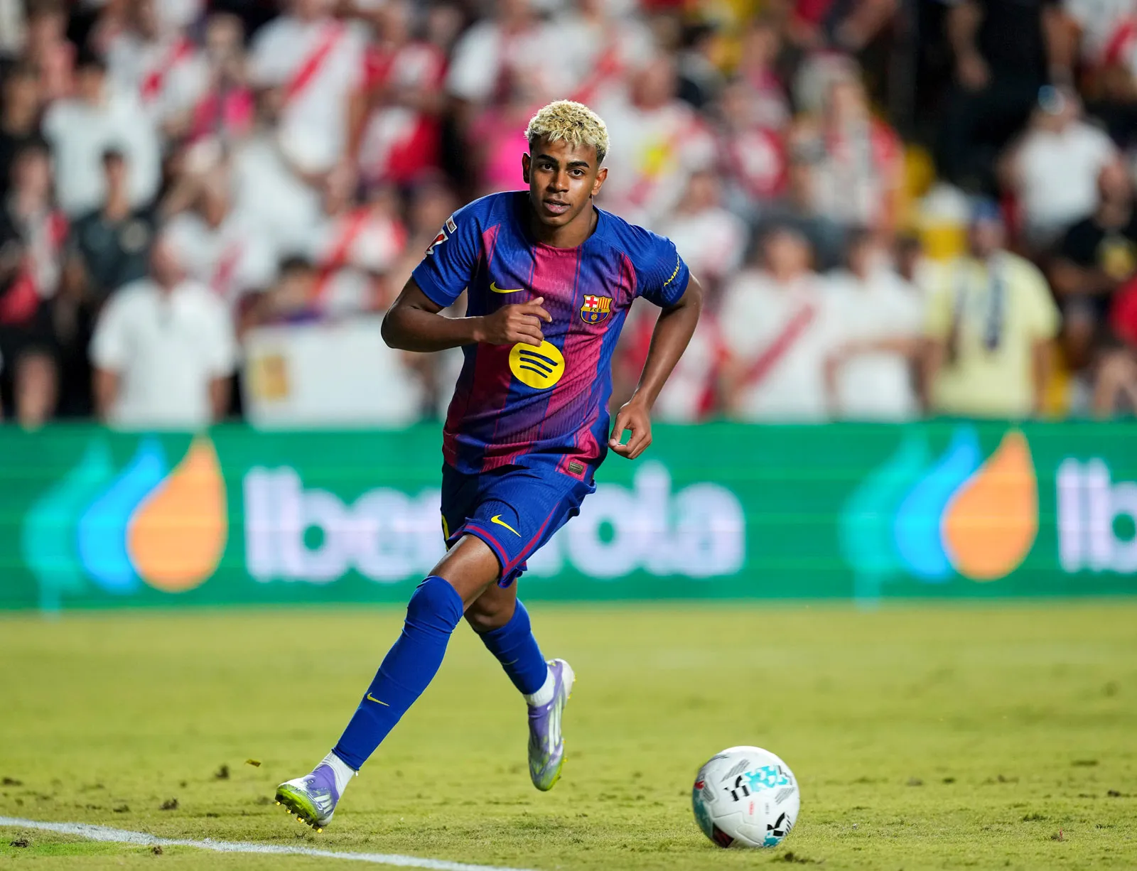 media-lamine-yamal-scores-for-fc-barcelona-in-laliga-2025-clash-against-rayo-vallecano-madrid