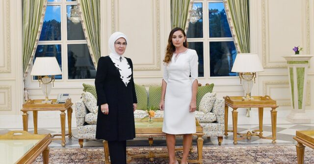 media-azerbaycanin_ve_turkiyenin_birinci_xanimlarinin_gorusu_olub_01